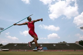 世界杯赛场的“高位逼抢”：这种战术对体能的极致压榨。